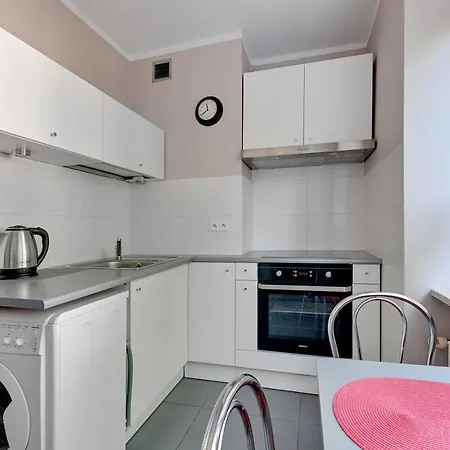 Milton By The Sea - Baltica Apartment *