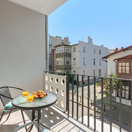 Milton By The Sea - Baltica Apartment *